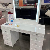 Tresanti Alexandra Vanity Table with LED Lighted Mirror ๐ RESTOCK ALERT ๐ ** SALE **