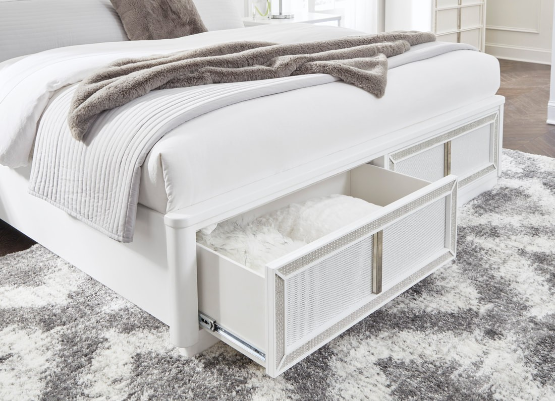 HH11-115 (5 Piece) White Lacquer Bedroom Set with LED Lighting & Rhinestone Details – Modern Glam Style