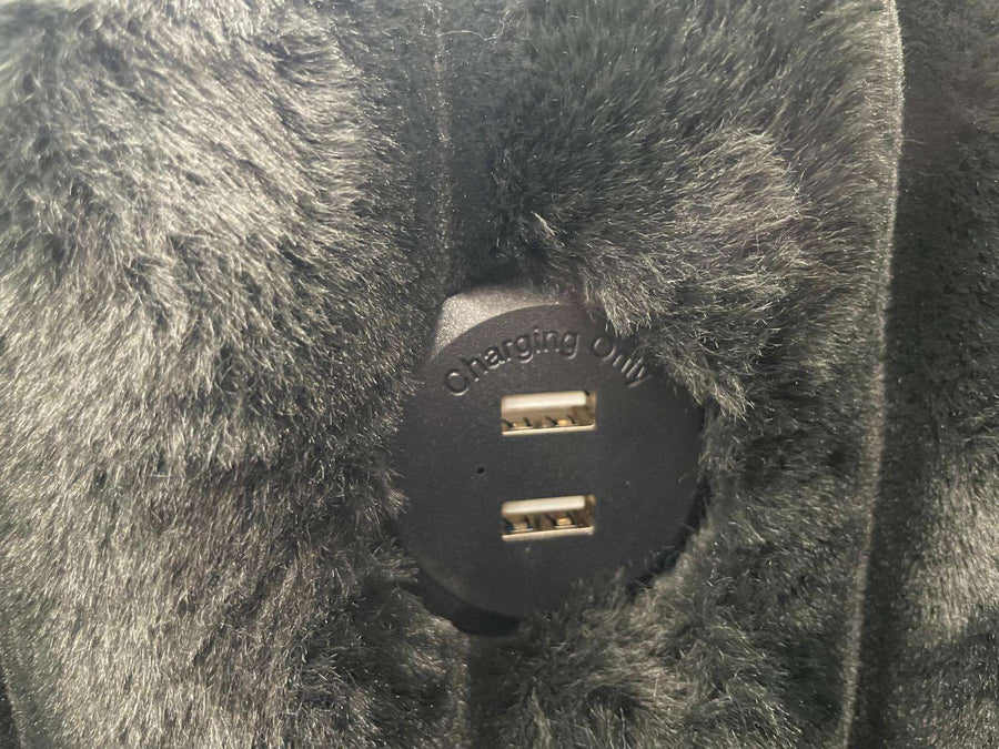 Oversized Black Chaise Lounge, 2 Cupholders & USB Charging Ports